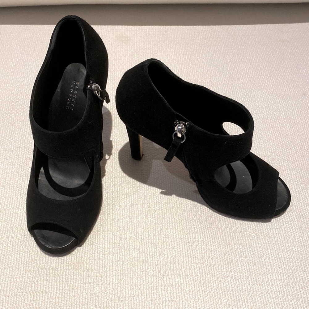 Barney's Black Suade Shoes🍎
